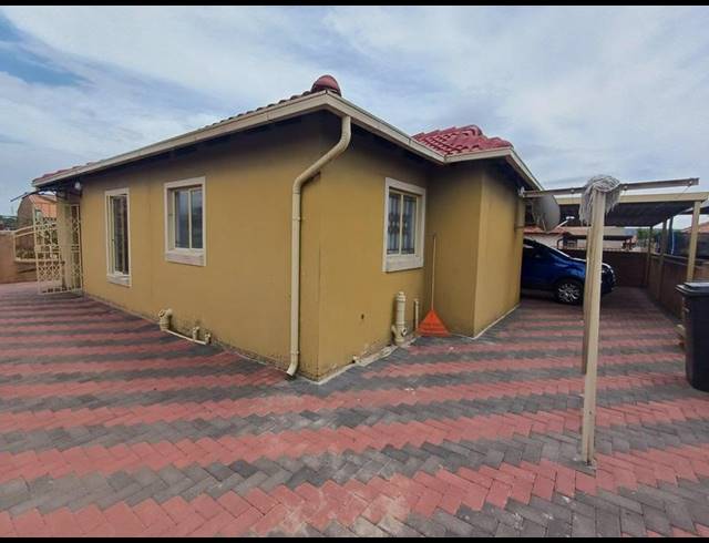 3 BEDROOM PROPERTY TO RENT IN NELLMAPIUS EXT 4